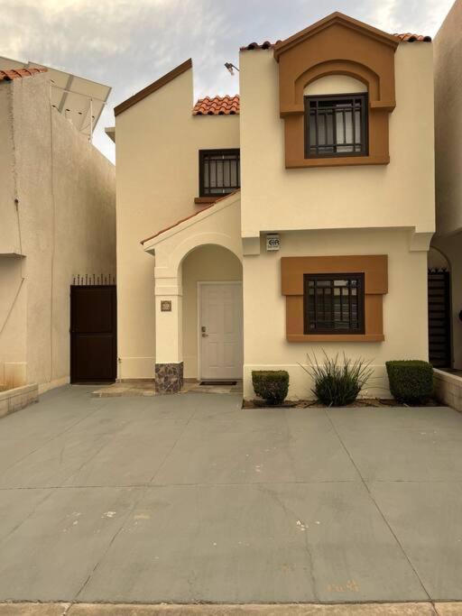 Casa Eliseos, a 5 minutos de la linea fronteriza Villa Nogales  Exterior foto
